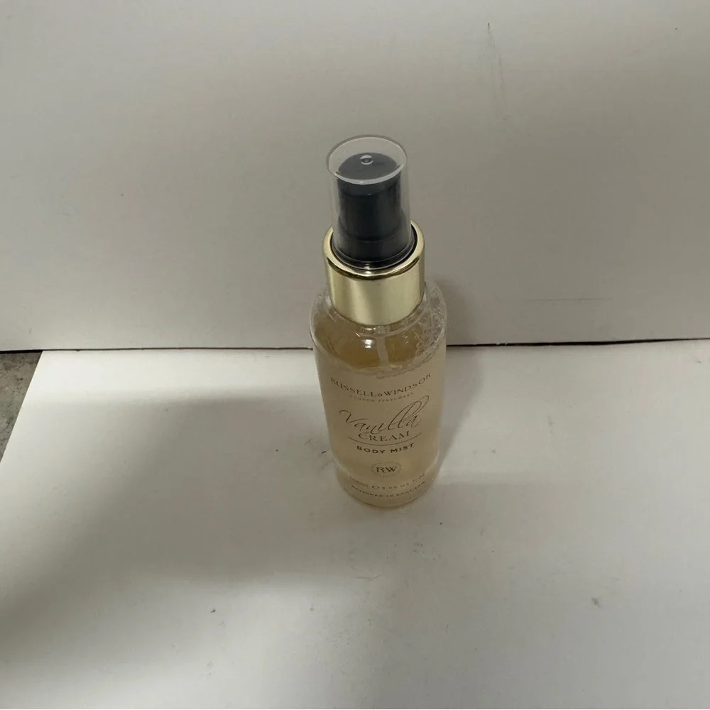 Russell Windsor Vanilla Cream Body Mist 3.65 OZ